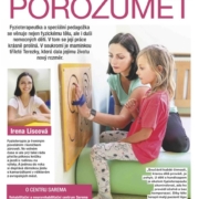Fyzioterapeutka pomáhá holčičce s terapeutickou hrou zaměřenou na jemnou motoriku a smyslové vnímání.