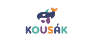 Logo dětského centra Kousák s barevným názvem a stylizovaným obrázkem modré kosatky.